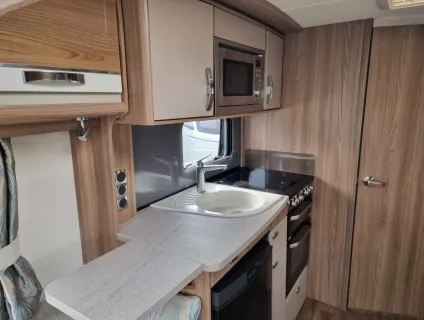 Swift  Challenger SE 480 2015