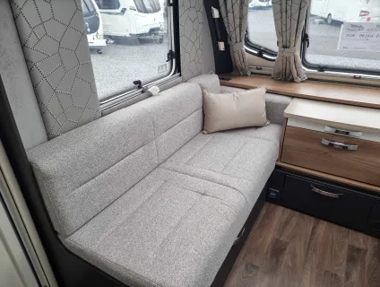 Swift Conqueror 560 2022