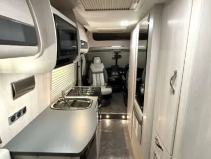 Auto-Sleeper  Peugeot Van Conversions Warwick XL 2020