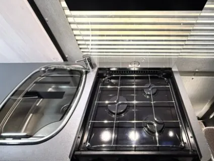 Auto-Sleeper  Peugeot Van Conversions Warwick XL 2020
