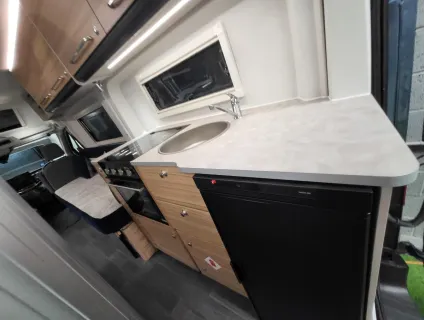 Bailey Endeavour B63 2026