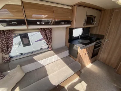 Swift Conqueror 650 2018