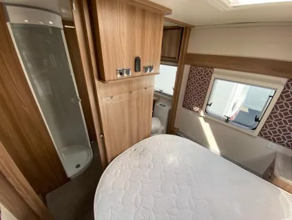 Swift Conqueror 650 2018
