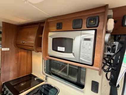 Auto-Sleepers Windrush REAR BUNK BED MODEL  4 BERTH  & 4 BELTS  2012