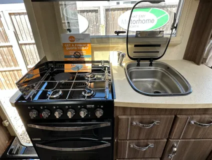 Auto-Sleepers Broadway EB 2 BERTH FRONT LOUNGE - END WASHROOM - LUXURY  2016