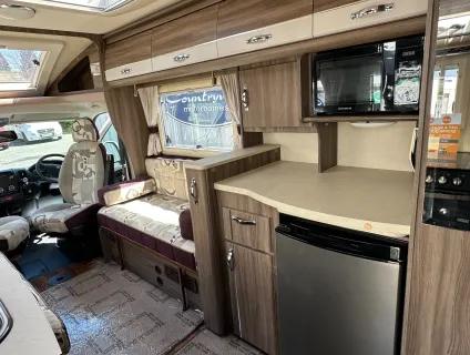 Auto-Sleepers Broadway EB 2 BERTH FRONT LOUNGE - END WASHROOM - LUXURY  2016