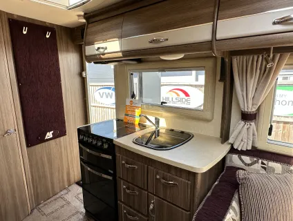 Auto-Sleepers Broadway EB 2 BERTH FRONT LOUNGE - END WASHROOM - LUXURY  2016