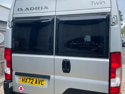 Adria Twin Sports 640 SGX - With elevating roof  2023