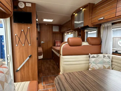 Dethleffs Esprit i7010 LHD A class - PERFECT TOURER LAYOUT FOR EUROPE  2011