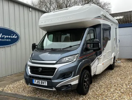 Auto-Trail Navajo 2 BERTH FRONT LOUNGE LUXURY MODEL  2015