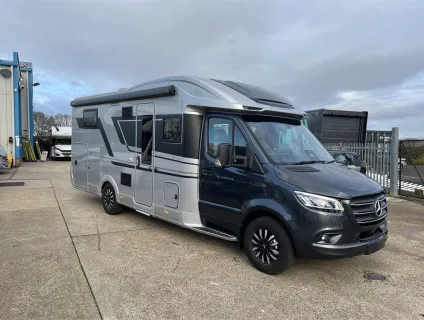 Adria  MATRIX SUPREME MB 670 DC 
