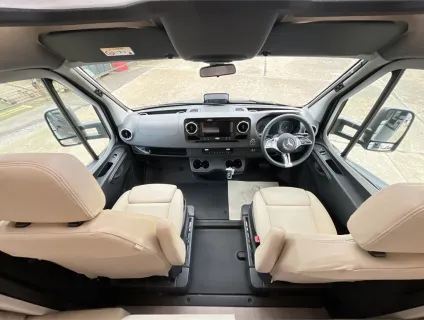 Adria  MATRIX SUPREME MB 670 DC 
