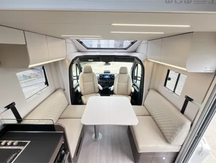 Adria  MATRIX SUPREME MB 670 DC 