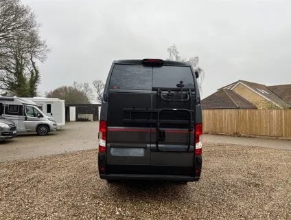 Pilote  Van V633M 