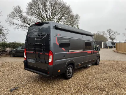 Pilote  Van V633M 