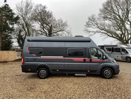 Pilote  Van V633M 