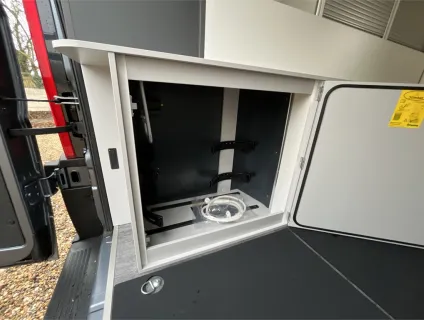 Pilote  Van V633M 
