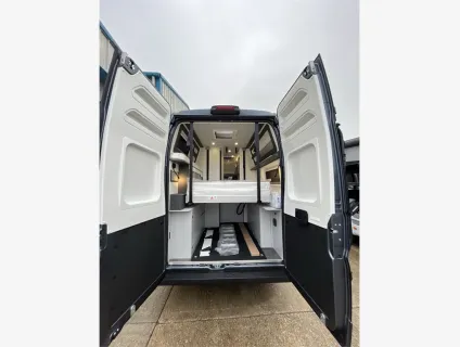 Pilote  Van V633M 