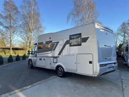 Adria  MATRIX SUPREME 670 DC 