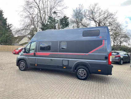 Pilote  Van V633M 