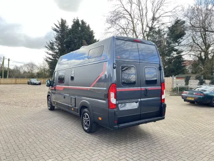 Pilote  Van V633M 