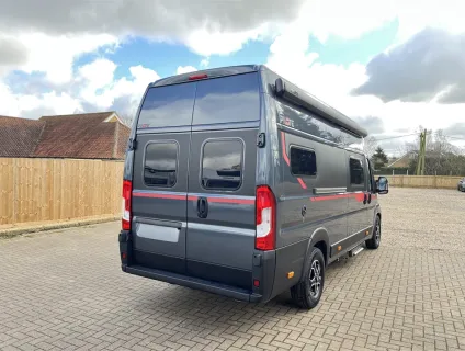 Pilote  Van V633M 