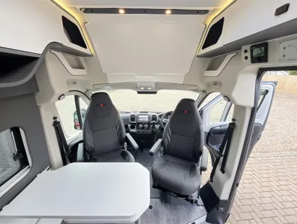Pilote  Van V633M 