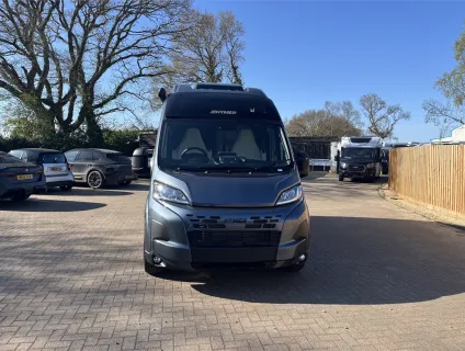 Hymer  Campervan Ayers Rock 