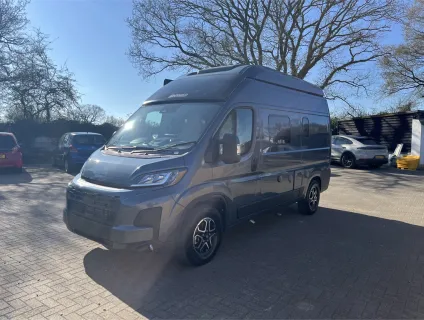 Hymer  Campervan Ayers Rock 