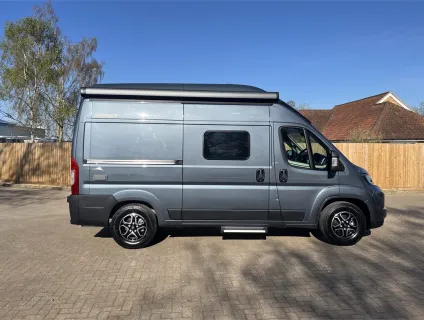 Hymer  Campervan Ayers Rock 