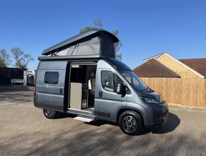 Hymer  Campervan Ayers Rock 