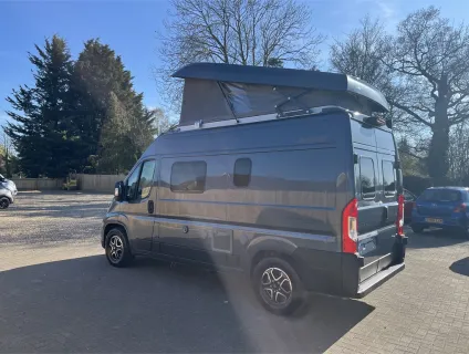 Hymer  Campervan Ayers Rock 