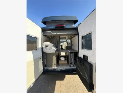 Hymer  Campervan Ayers Rock 
