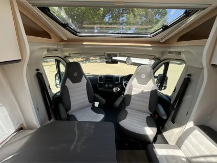 Sunlight  Van V 60 Adventure Edition 