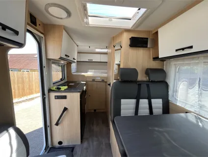 Sunlight  Van V 60 Adventure Edition 