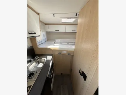 Sunlight  Van V 60 Adventure Edition 