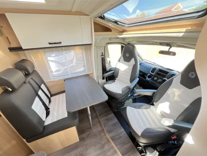Sunlight  V66 Adventure Edition 