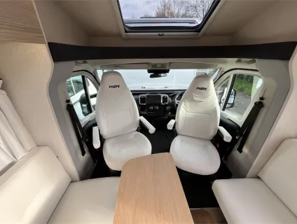Pilote  P740FGJ Evidence 