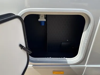 Adria  MATRIX SUPREME 670 DL 