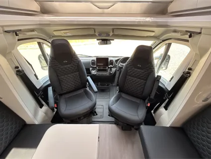 Adria  MATRIX SUPREME 670 DL 