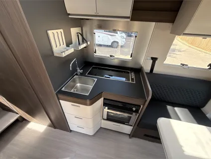 Adria  MATRIX SUPREME 670 DL 