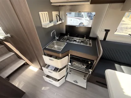 Adria  MATRIX SUPREME 670 DL 