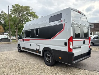 Pilote  Van V633M 