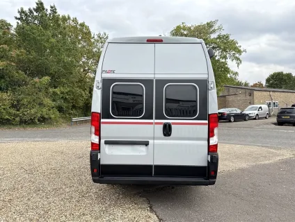 Pilote  Van V633M 