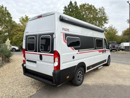Pilote  Van V633M 