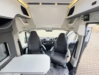 Pilote  Van V633M 
