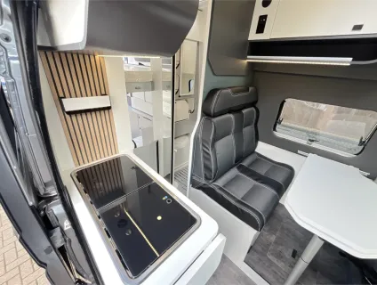 Pilote  Van V633M 