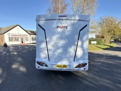 Pilote  P746 FC Expression 2024
