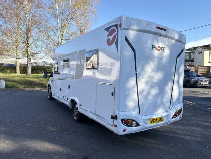 Pilote  P746 FC Expression 2024