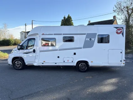 Pilote  P746 FC Expression 2024
